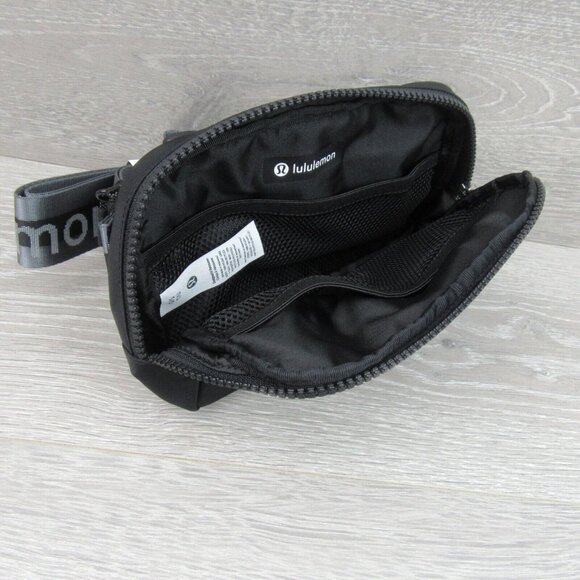 Lululemon Everywhere Belt Bag "Wordmark" Black (1L) Travel Vacation NEW - Picture 13 of 16